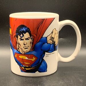 Pre Owned Superman Flying DC Comics Coffee Tea Mug 12 Oz Classic Super Hero